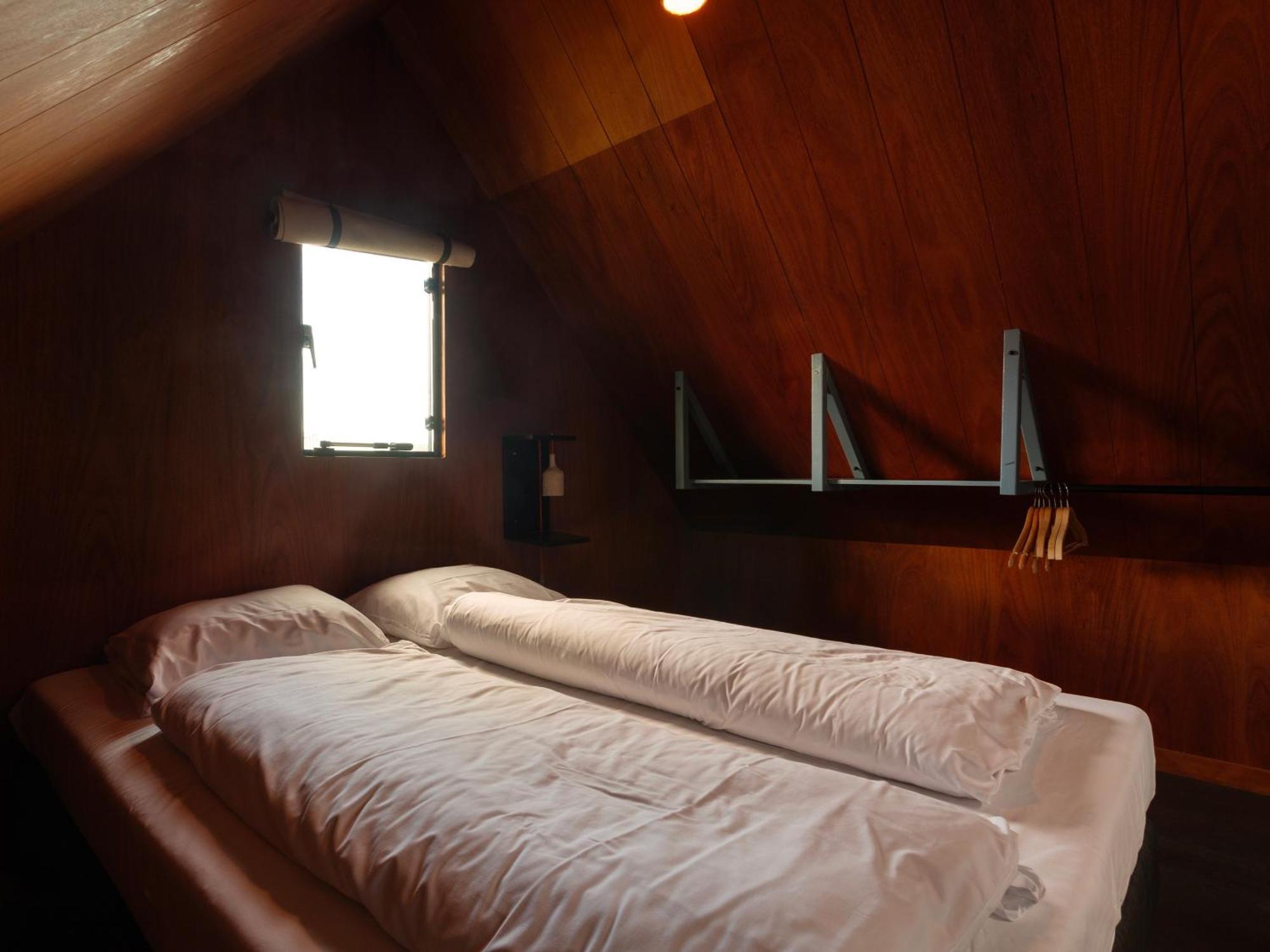 Basecamp Tiny House Eco-Resort Ijmuiden エイマイデン エクステリア 写真