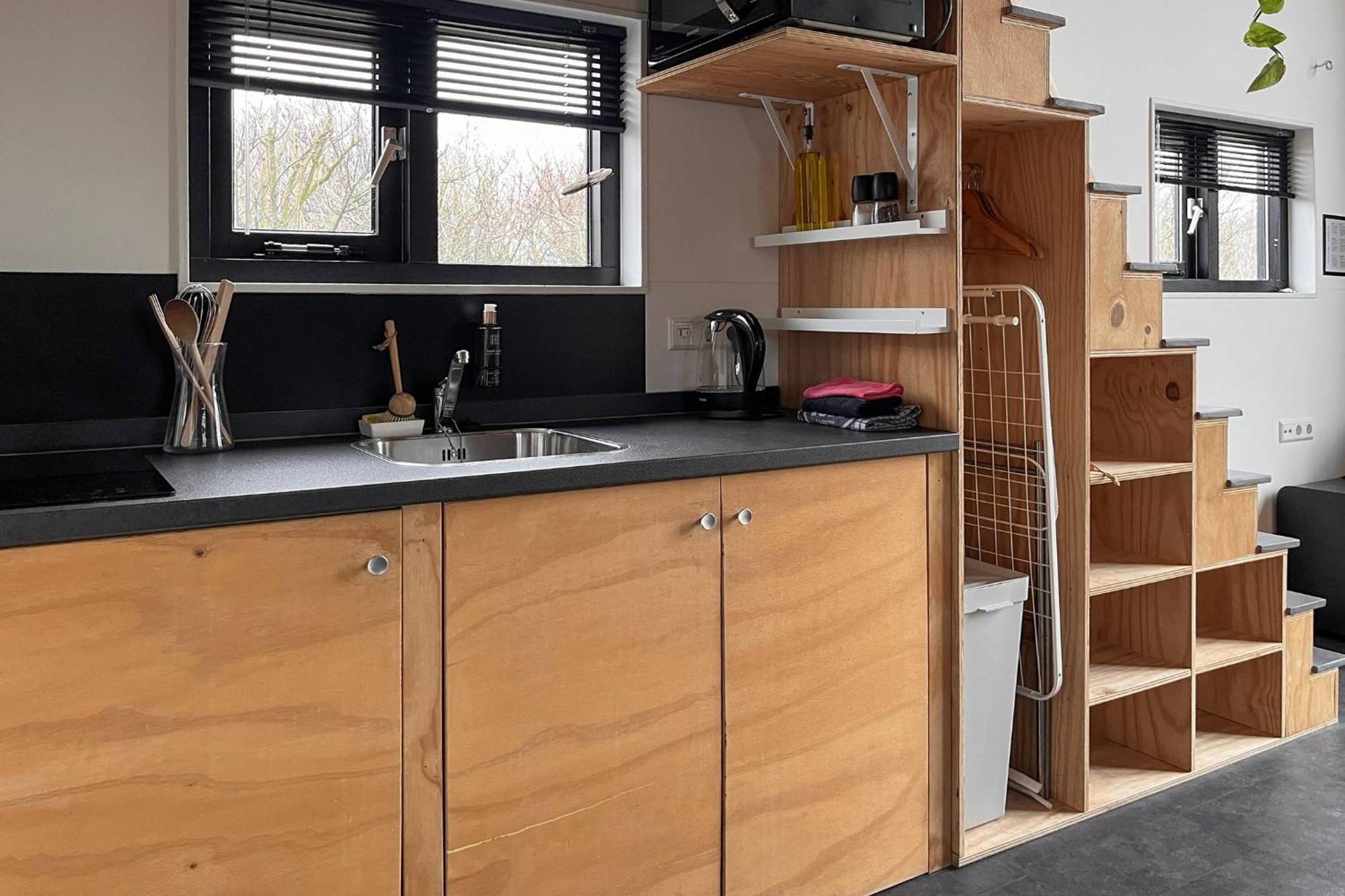 Basecamp Tiny House Eco-Resort Ijmuiden エイマイデン エクステリア 写真