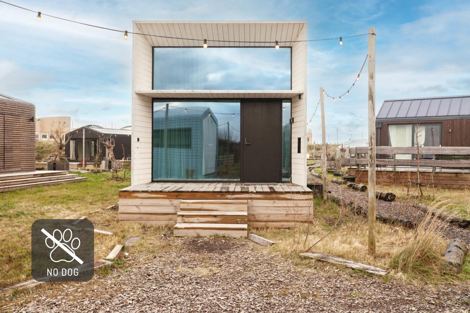 Basecamp Tiny House Eco-Resort Ijmuiden エイマイデン エクステリア 写真