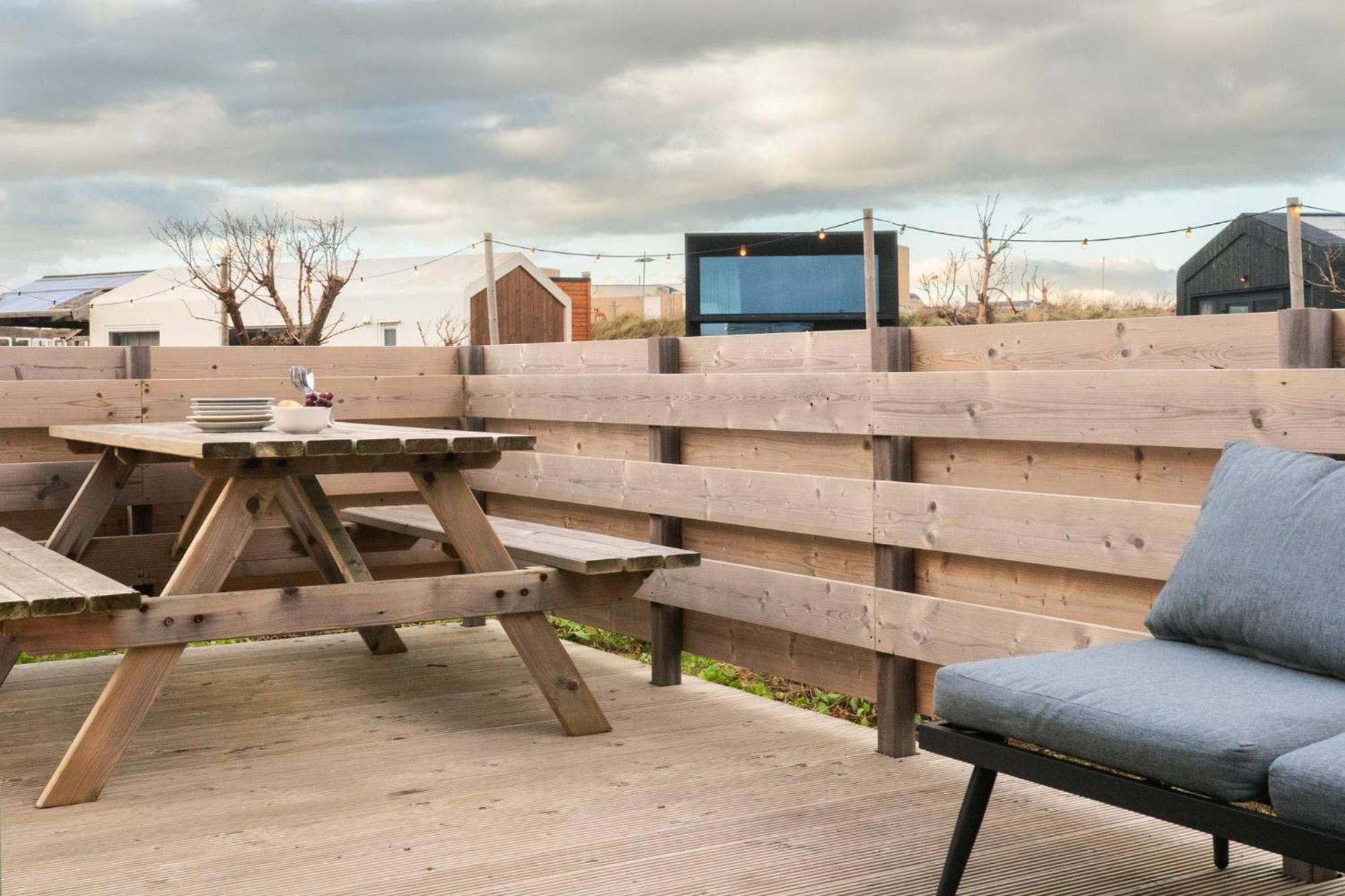 Basecamp Tiny House Eco-Resort Ijmuiden エイマイデン エクステリア 写真