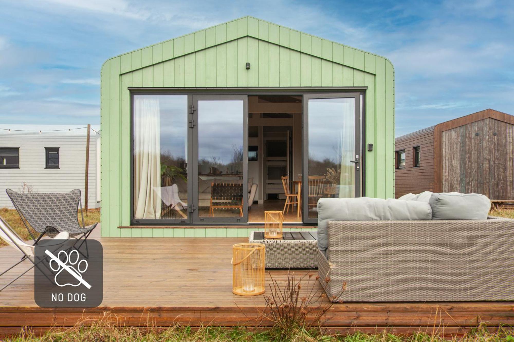 Basecamp Tiny House Eco-Resort Ijmuiden エイマイデン エクステリア 写真
