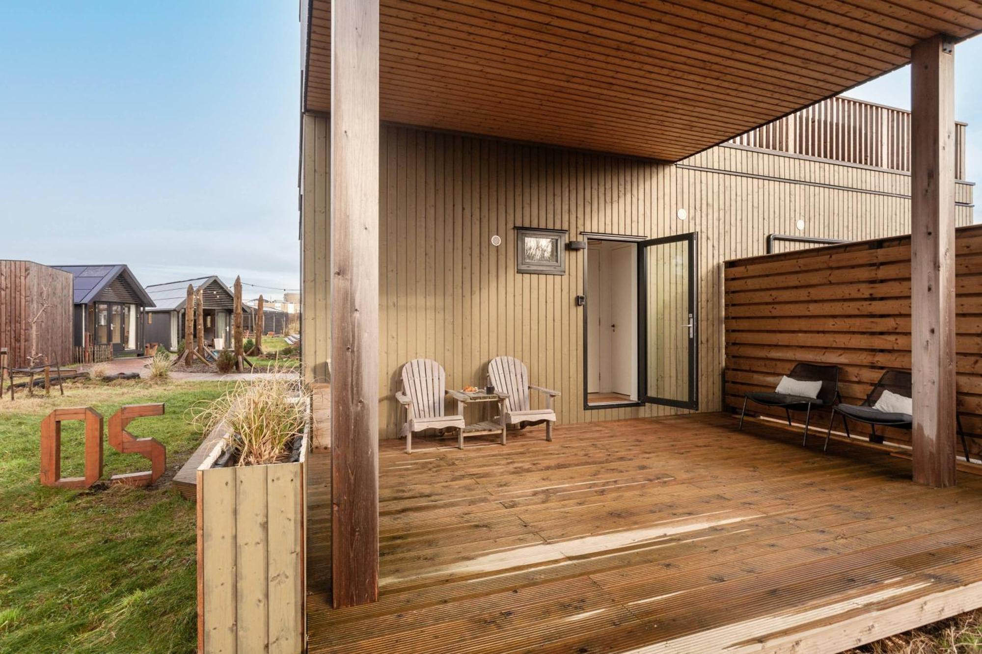 Basecamp Tiny House Eco-Resort Ijmuiden エイマイデン エクステリア 写真