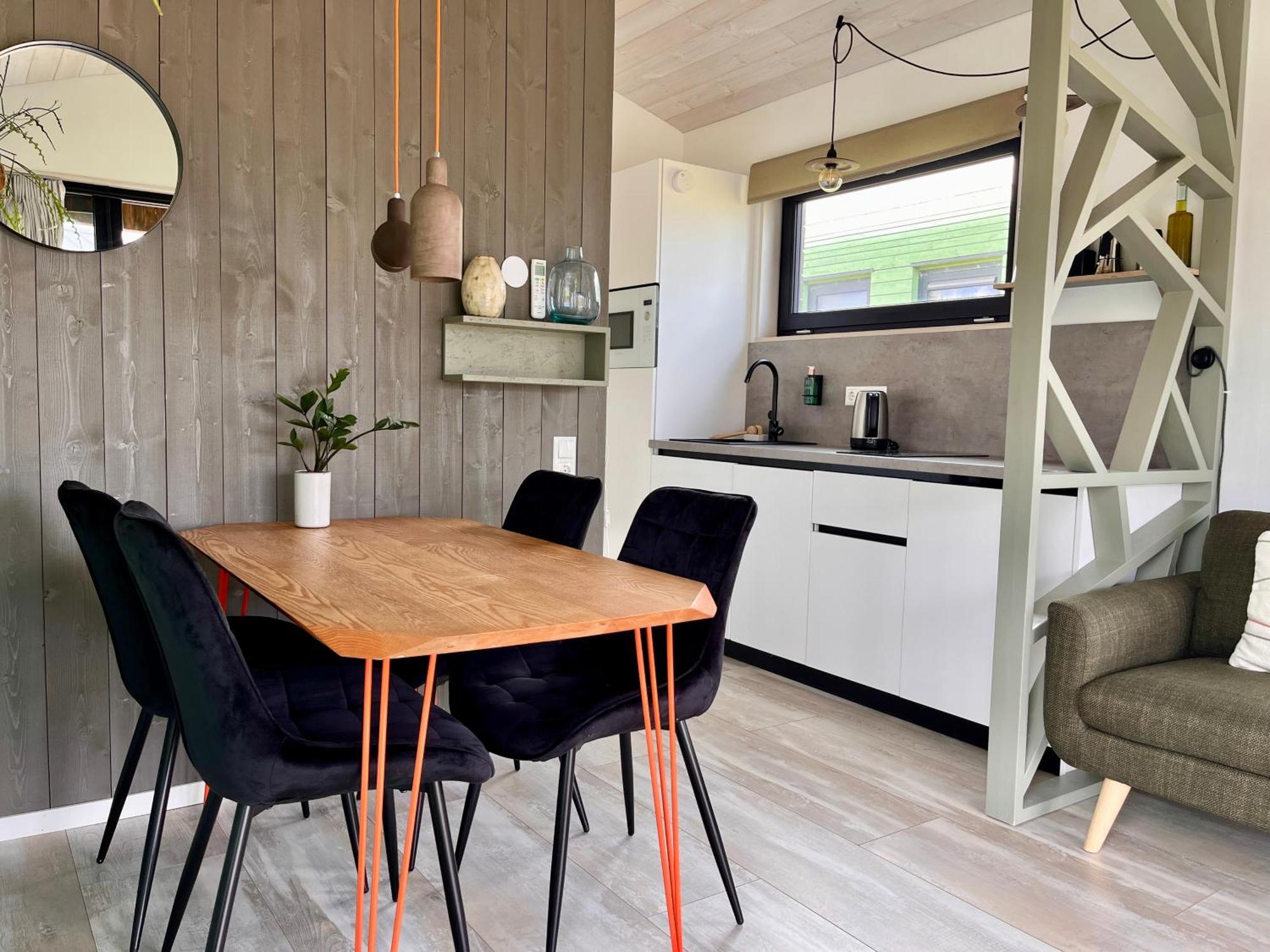 Basecamp Tiny House Eco-Resort Ijmuiden エイマイデン エクステリア 写真