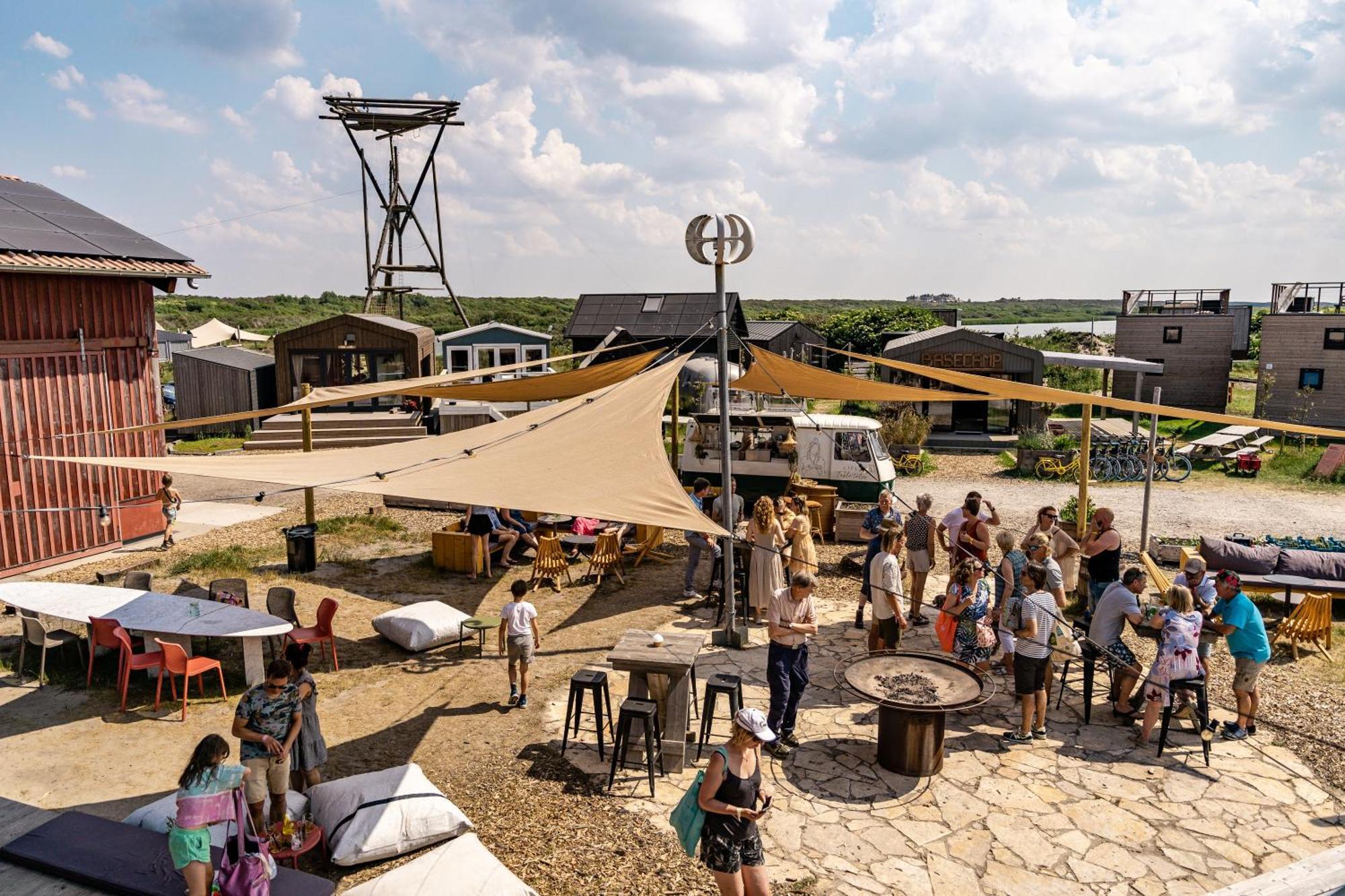 Basecamp Tiny House Eco-Resort Ijmuiden エイマイデン エクステリア 写真
