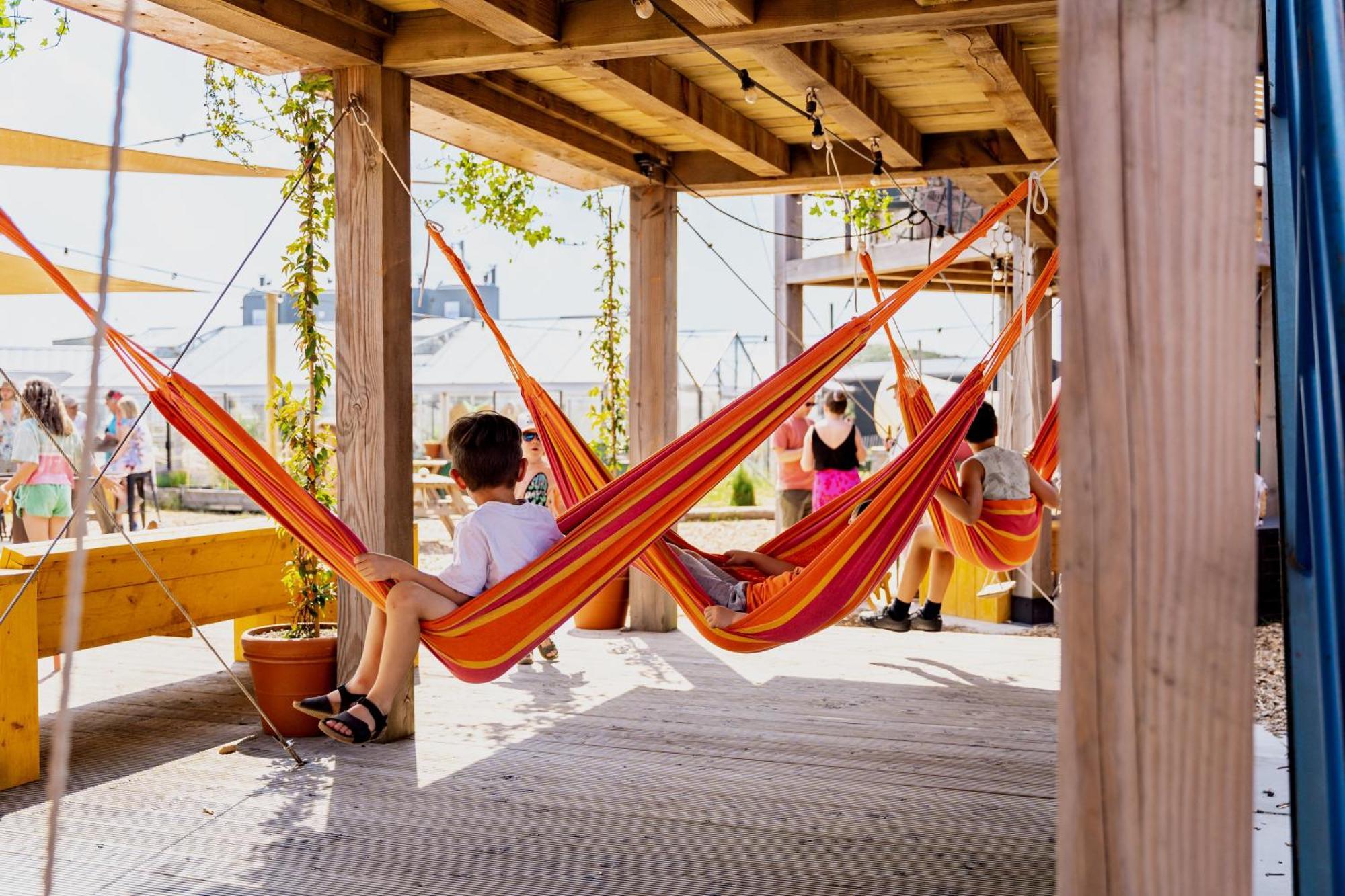 Basecamp Tiny House Eco-Resort Ijmuiden エイマイデン エクステリア 写真